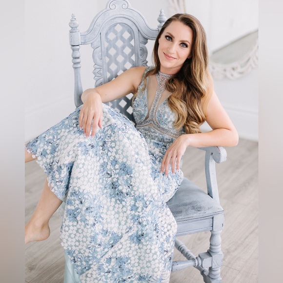 Full length Blue floral gown Size 2 - Picture 8 of 14